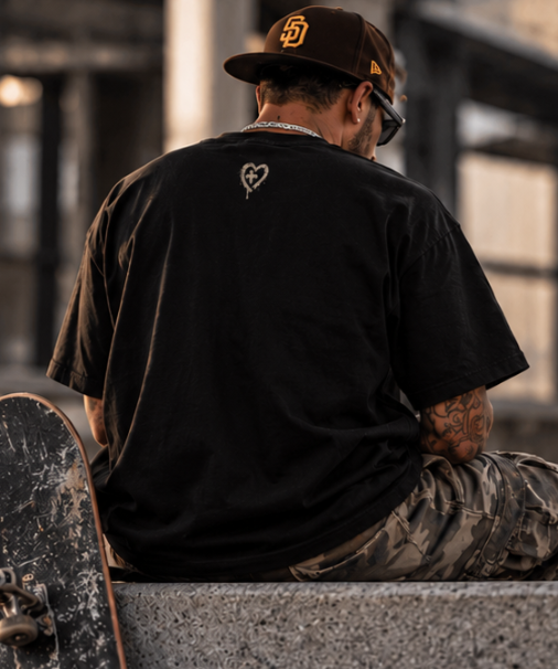OVERSIZED FIT | YAHUSHUA™ King of Kings | Premium Christian Streetwear T-Shirt | Jesus Crown of Thorns Graphic | CADAVI Unisex organic high neck t-shirt